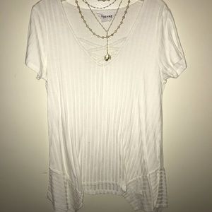 💛SOLD💛 Plain White Tee